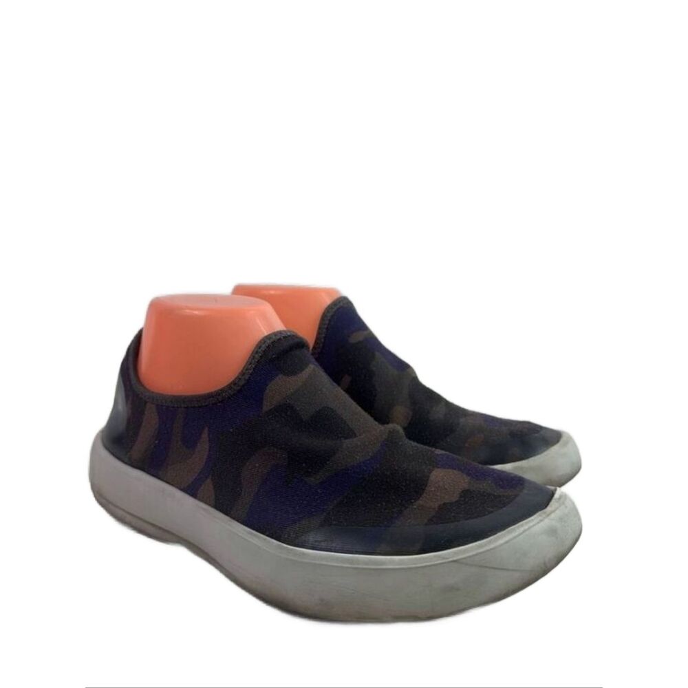 OOFOS OOmg eeZee Midnight Camo Slip On Sneakers